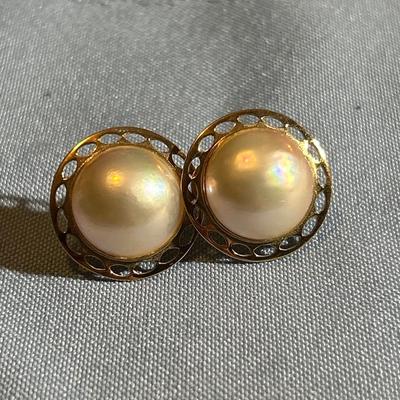 Vintage Round MabÃ© Pearl Earrings 14K Yellow Gold