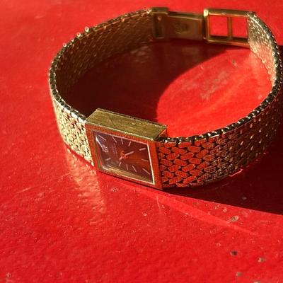 18K YELLOW GOLD GIRARD PERREGAUX WOMENâ€S WATCH - 26 grams of 18k - Parts or repair movement.