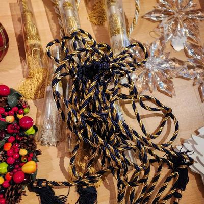 Large Tote of Christmas Decorations Wreaths ornaments Rope see pics