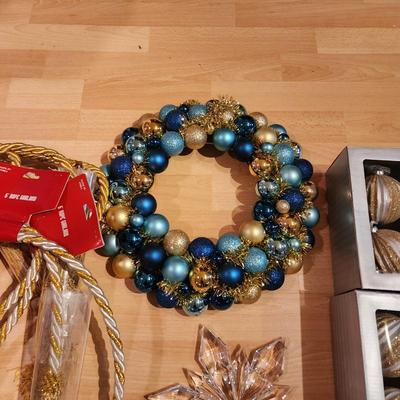 Large Tote of Christmas Decorations Wreaths ornaments Rope see pics
