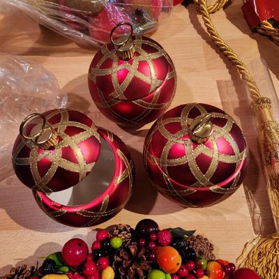 Large Tote of Christmas Decorations Wreaths ornaments Rope see pics