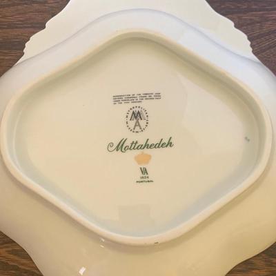 Mottahedeh Hand Painted Metropolitan Museum Of Art Tabacco Leaf Bowl