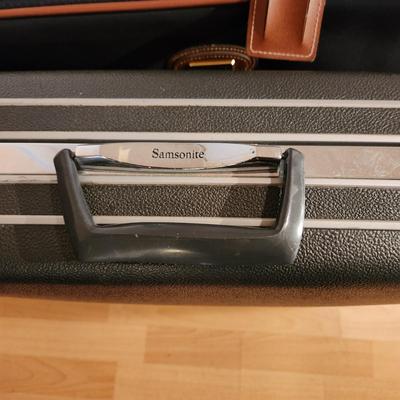 lot of 3 Suit Cases Luggage Samonite Jaguar