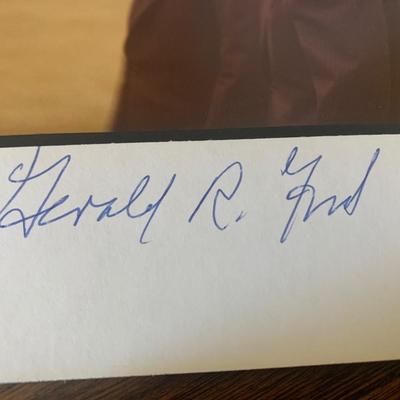 Gerald Ford / Pat Nixon Autographs
