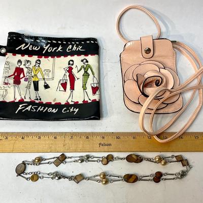 Fashion Lot - two small purses and one necklace