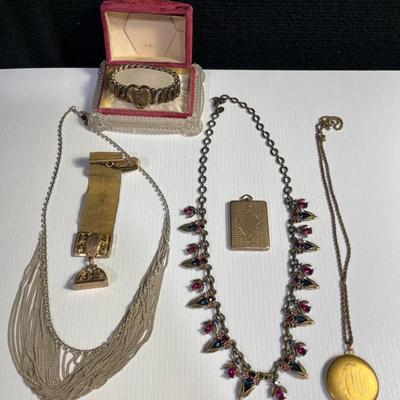 18- Vintage jewelry lot
