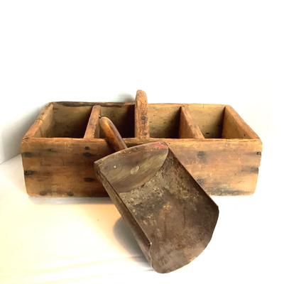 370 Antique Primitive Divided Box with Scoop
