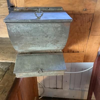 371 Antique Oak Stepback 2-piece Kitchen Cupboard