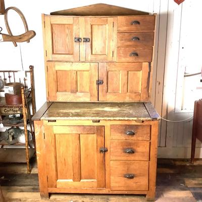371 Antique Oak Stepback 2-piece Kitchen Cupboard
