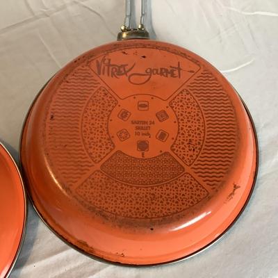 377 Set of 2 Vitrex Gourmet Pans 8" & 10"