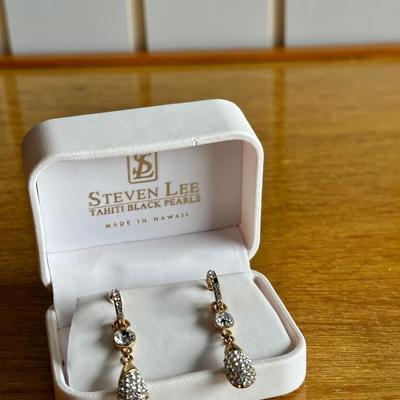TWINKLE CRYSTAL DROP EARRINGS