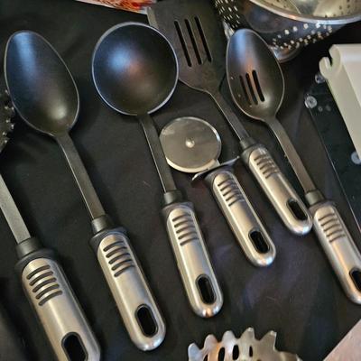 Kitchen Gadgets and Utensils (K-DW)