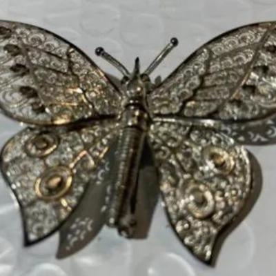 Vintage Alice Caviness Sterling Silver Filigree Butterfly Brooch w/Movable Wings in Good Preowned Condition.