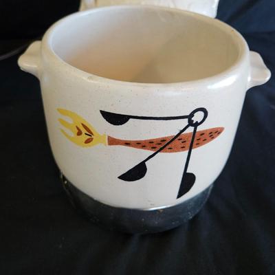 Akron Electric Soup Tureen & West Bend Electric Bean Pots (K-DW)
