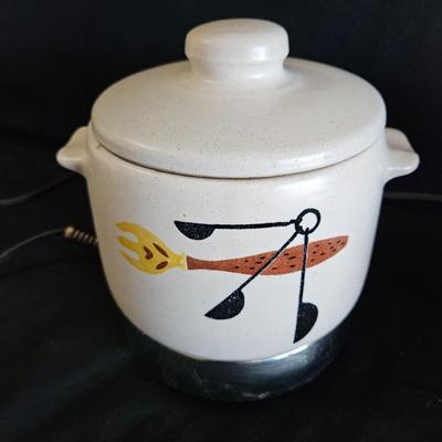 Akron Electric Soup Tureen & West Bend Electric Bean Pots (K-DW)