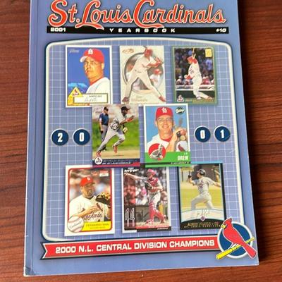 2001 St. Louis Cardinals baseball yearbook