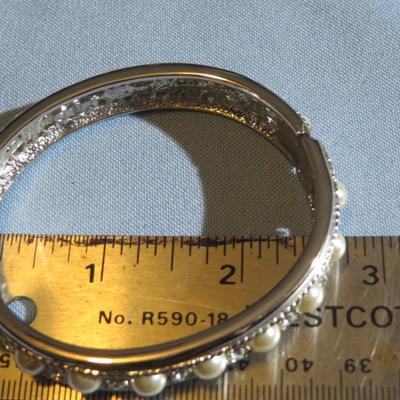 Camrose and Kross JBK Jewelry Lot 7pcs -Silver Howlite Turquoise Color Necklace - Crystal Sunburst brooch +++