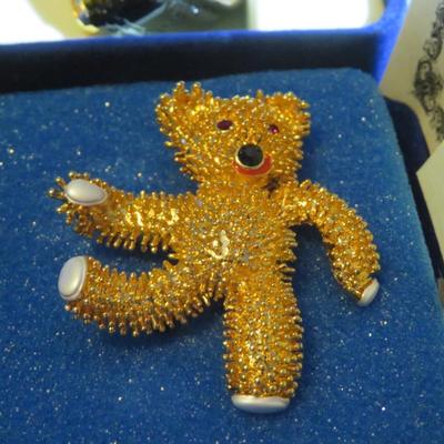 Camrose and Kross JBK Jewelry Lot 7pcs -Silver Howlite Turquoise Color Necklace - Crystal Sunburst brooch +++