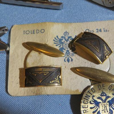 Cufflinks - Lot of Cufflinks all seen in photos.