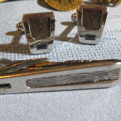 Cufflinks - Lot of Cufflinks all seen in photos.