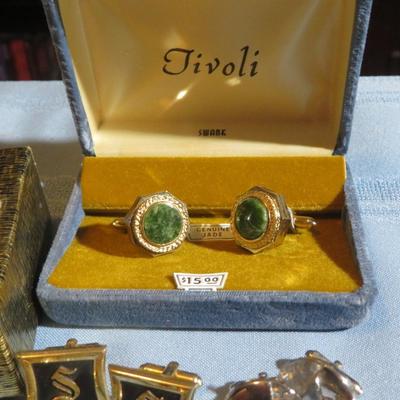 Cufflinks - Lot of Cufflinks all seen in photos.