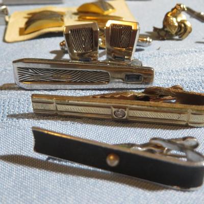 Cufflinks - Lot of Cufflinks all seen in photos.
