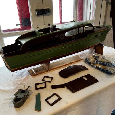 N439 Vintage Chris Craft 32â€ Wooden Boat Model AS IS