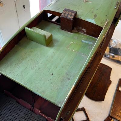 N439 Vintage Chris Craft 32â€ Wooden Boat Model AS IS