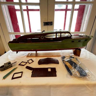 N439 Vintage Chris Craft 32â€ Wooden Boat Model AS IS
