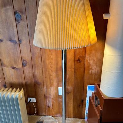 Floor lamp
