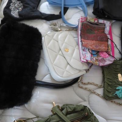 Handbags & Purse Lot - All seen on bed