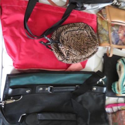 Handbags & Purse Lot - All seen on bed