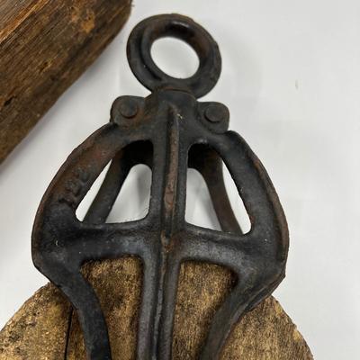N441 Antique Cast Iron & Wood Pulleys