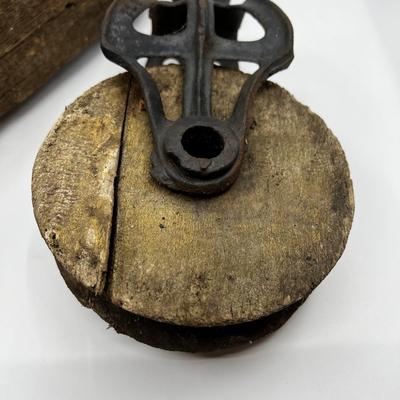 N441 Antique Cast Iron & Wood Pulleys