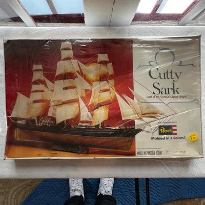 N443 Revell Cutty Sark 1/140 24â€ Ship Model Kit Complete in Box