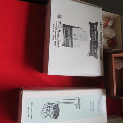 Dollhouse Furniture & Miniatures - Rare Estate Find - Amazing Lot, Must See - Everything seen in photos.