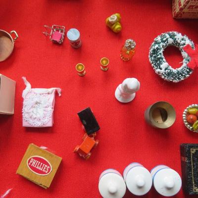 Dollhouse Furniture & Miniatures - Rare Estate Find - Amazing Lot, Must See - Everything seen in photos.