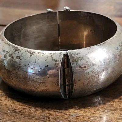 Vintage Taxco Hinged Bangle Bracelet