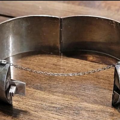 Vintage Taxco Hinged Bangle Bracelet