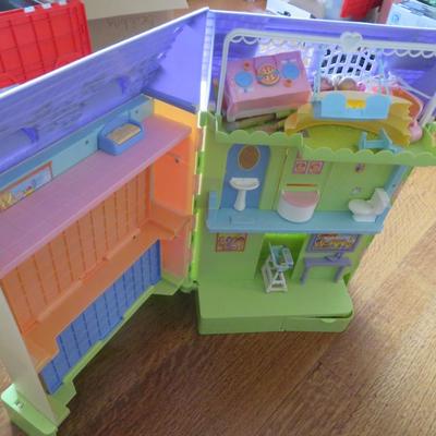 Caring Corner Learning Curve Mrs. Goodbee Talking Interactive Doll House