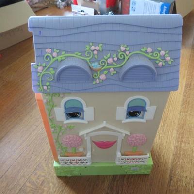 Caring Corner Learning Curve Mrs. Goodbee Talking Interactive Doll House