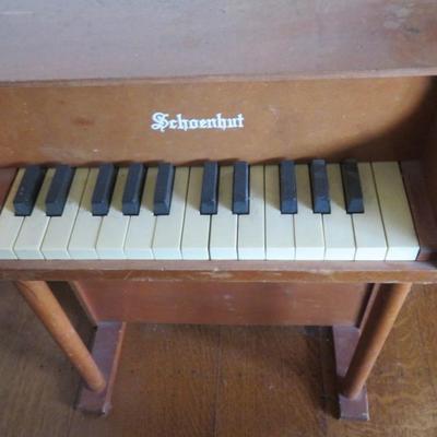 Schoenhut childs toy piano circa 70s/80s Brown
