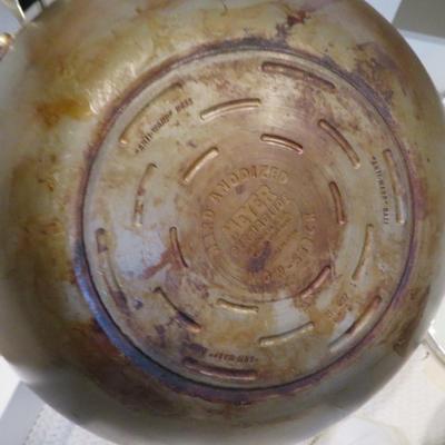 Kitchenware Group Lot - All Seen In Pictures - pots / Pans / Pyrex / Crock Pot / Cutting Boards