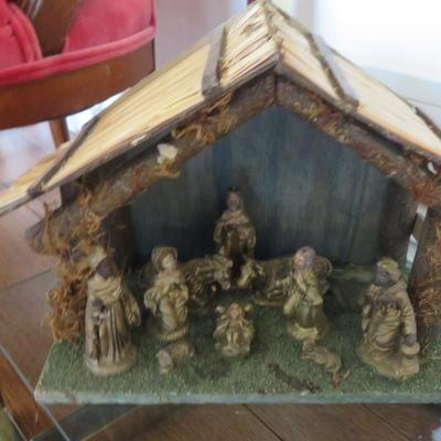Nativity Scene - Group Lot - Some Broken Pieces. Please grade by photos.