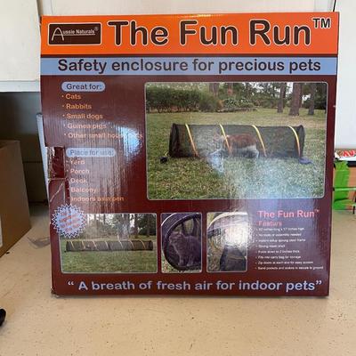 FUN RUN SAFETY ENCLOSURE FOR PET