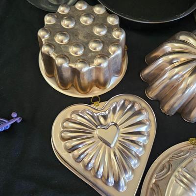 Nordic-Ware Krumkake Iron, Pyrex Teardrop Measuring Bowl, Marble Rolling Pin, & More (K-DW)