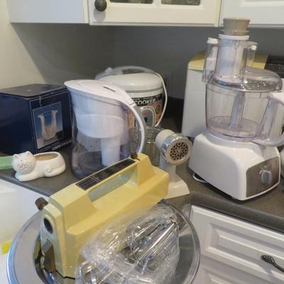 Kitchen Small Appliances and Houshold Goods - Estate Counter Top Group Lot every thing en counters