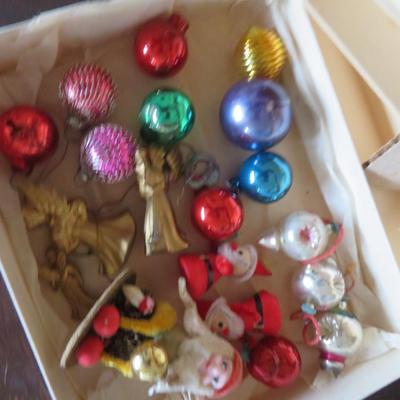 Christmas Ornament Lot 1 - Estate fresh Holiday LotAll the Christmas items in the photos.