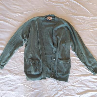 Vintage Womenâ€™s Sweaters and Knits Including Lacoste (B1-BBL)