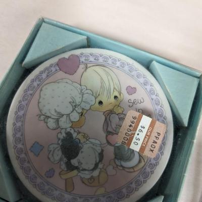 Collectible Plates & Ceramic Figures